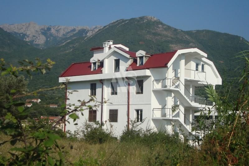 Дом в Баре, Черногория, 640 м2 - фото 1