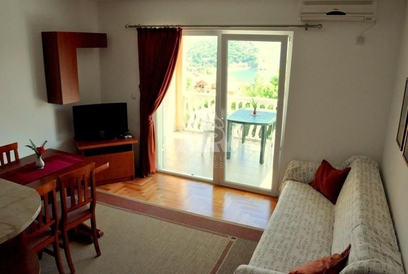 Квартира в Петроваце, Черногория, 60 м2 - фото 1