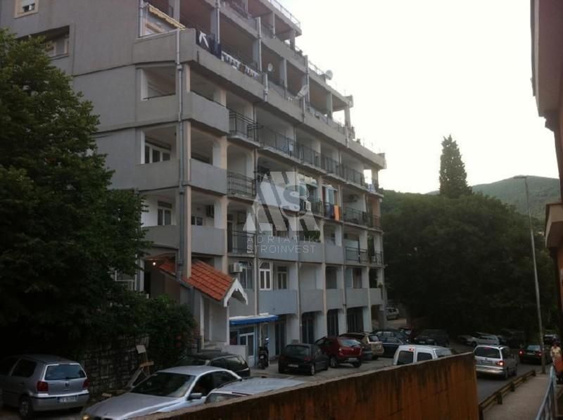 Квартира в Будве, Черногория, 74 м2 - фото 1