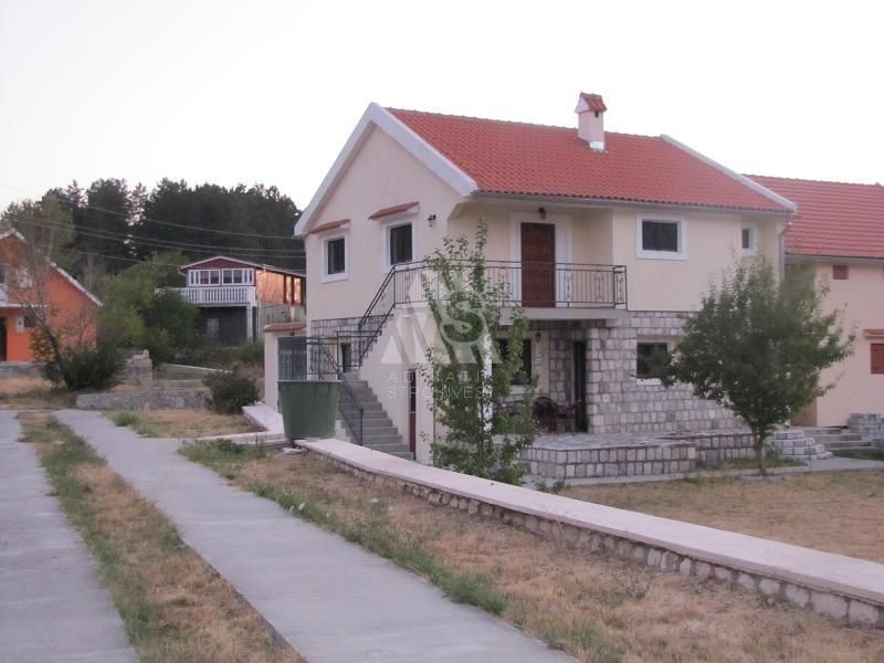 Дом в Даниловграде, Черногория, 180 м2 - фото 1