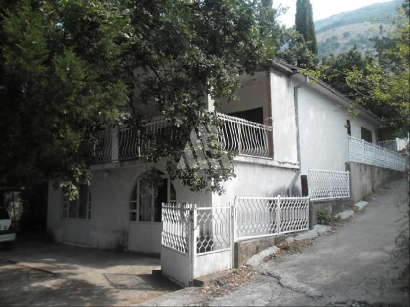 Дом в Сутоморе, Черногория, 250 м2 - фото 1