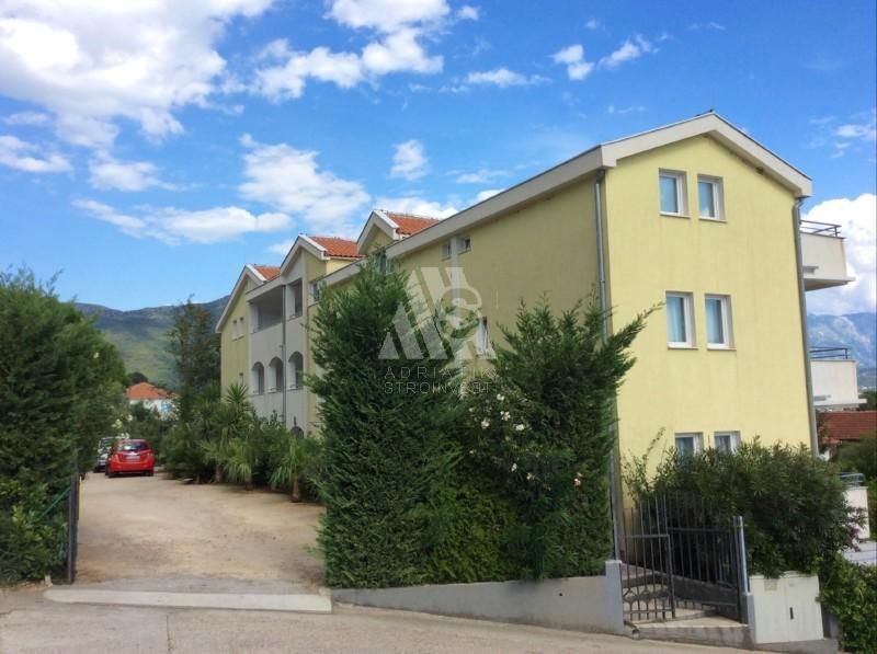 Квартира в Биеле, Черногория, 82 м2 - фото 1
