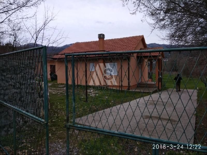 Поместье в Подгорице, Черногория, 110 м2 - фото 1