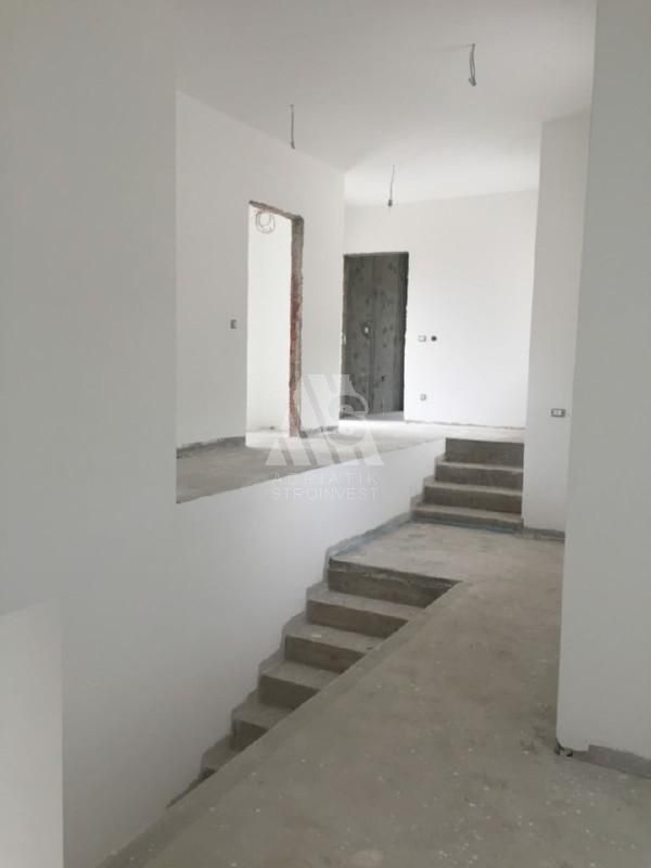 Вилла в Тивате, Черногория, 240 м² - фото 6