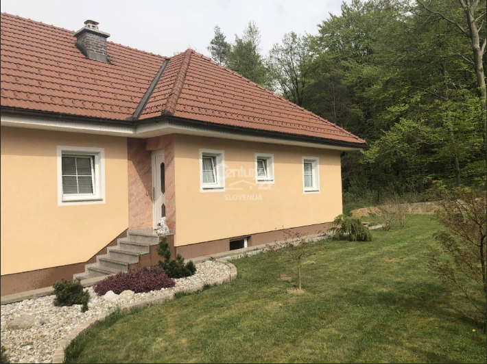 Дом в Словенска-Бистрице, Словения, 252 м2 - фото 1