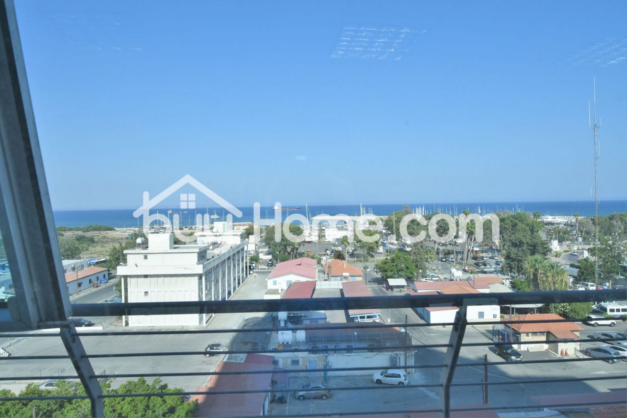 Коммерческая недвижимость в Ларнаке, Кипр, 170 м2 - фото 1