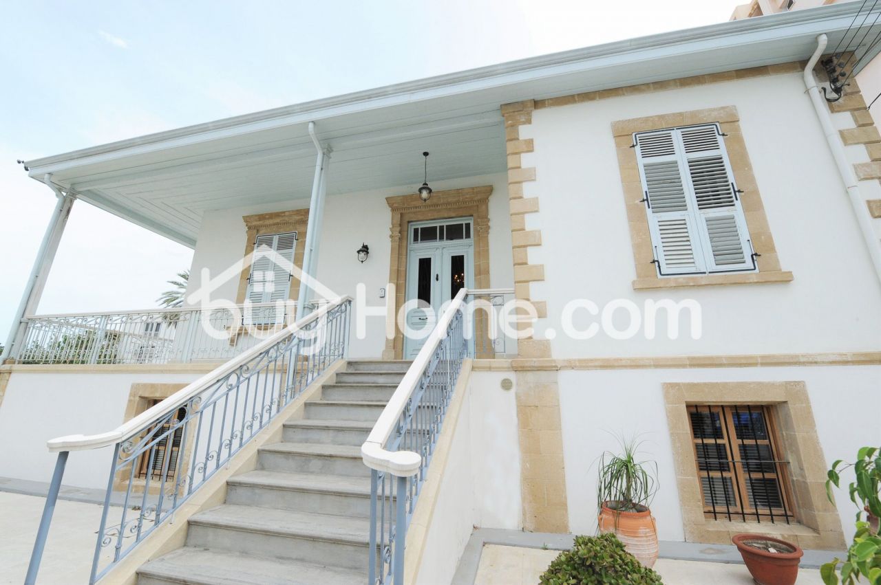 Дом в Ларнаке, Кипр, 335 м2 - фото 1