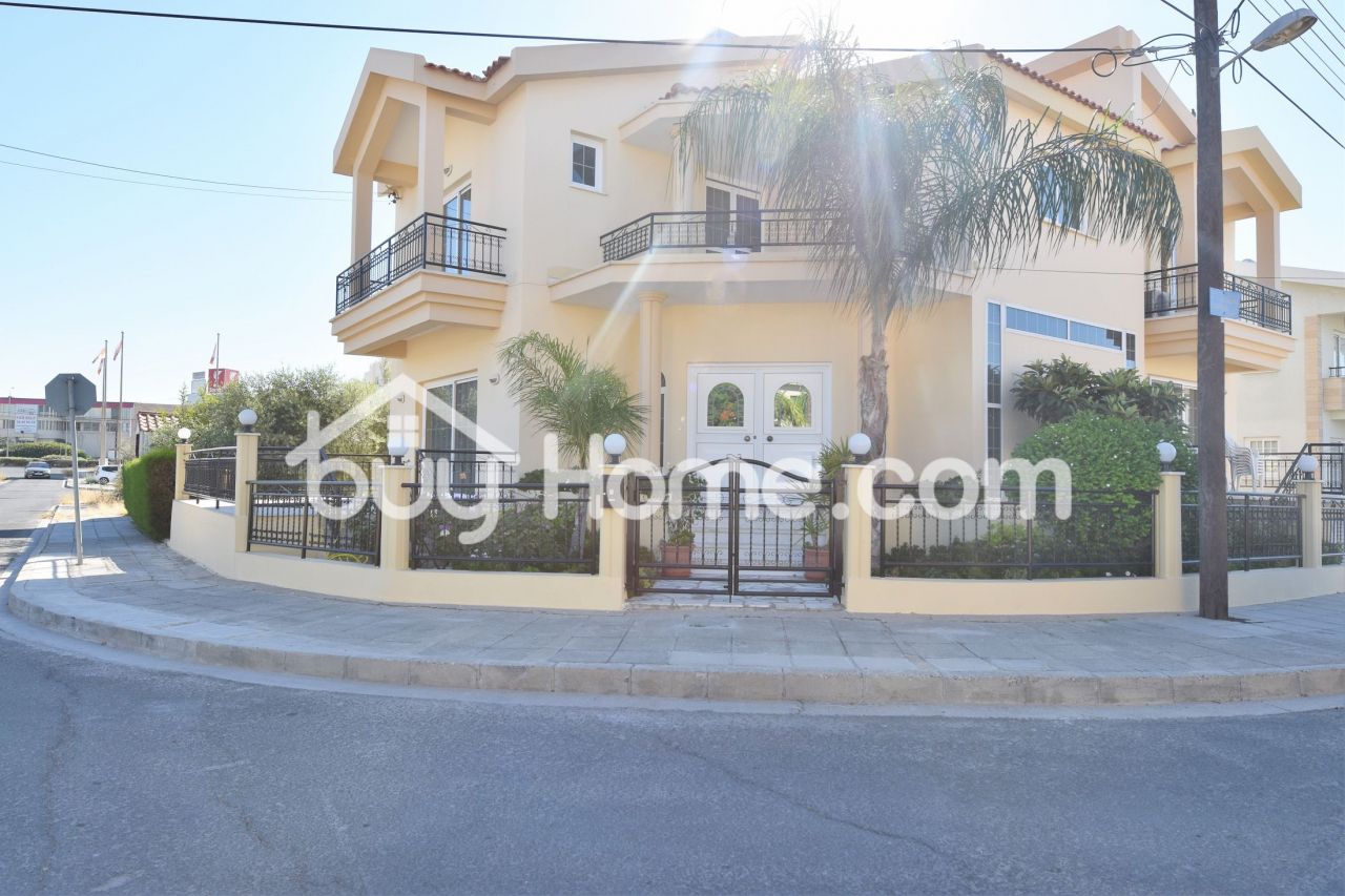 Дом в Ларнаке, Кипр, 320 м2 - фото 1