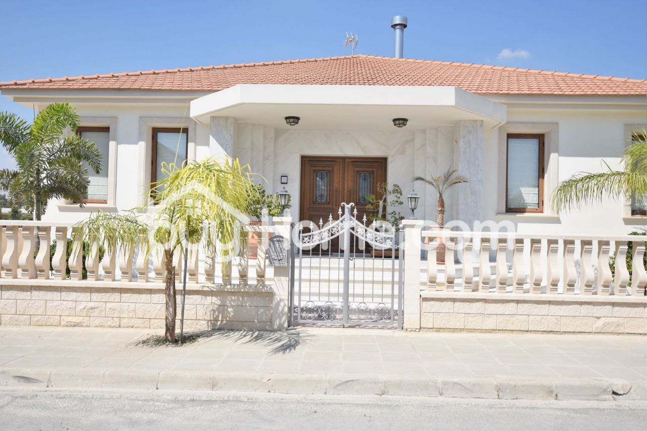 Дом в Ларнаке, Кипр, 290 м2 - фото 1