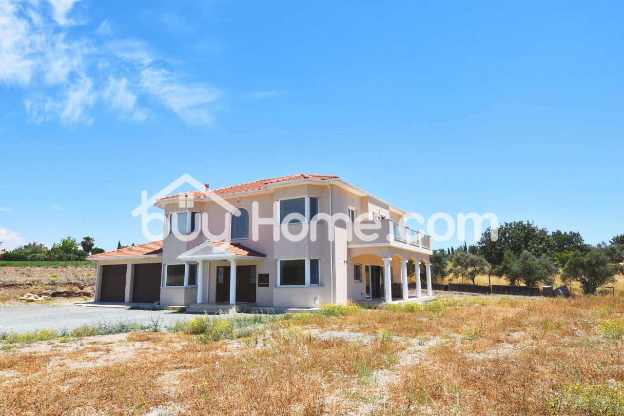 Дом в Лимасоле, Кипр, 371 м2 - фото 1