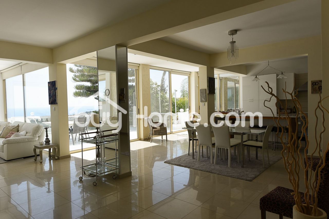 Дом в Лимасоле, Кипр, 550 м2 - фото 1