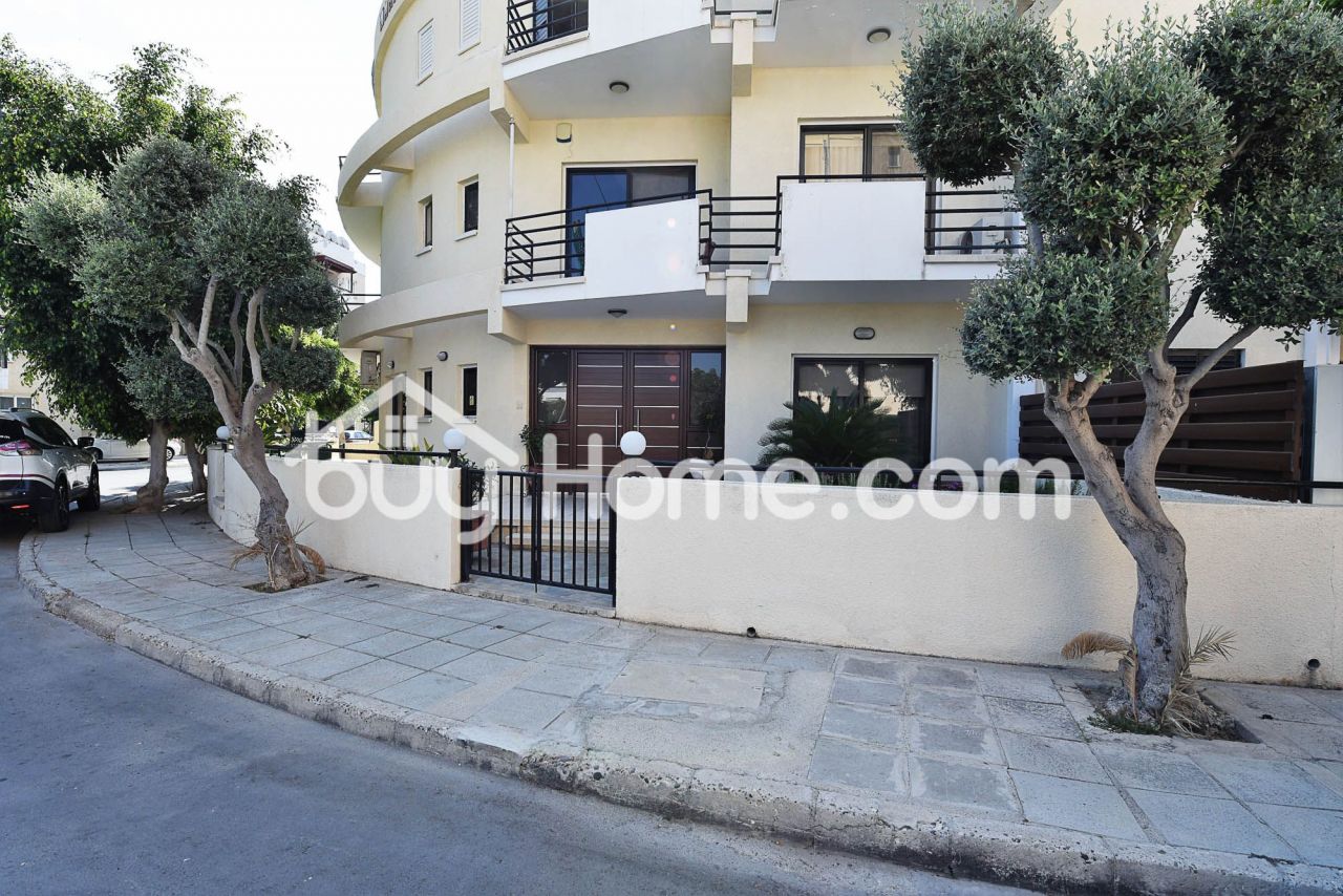 Дом в Ларнаке, Кипр, 300 м2 - фото 1