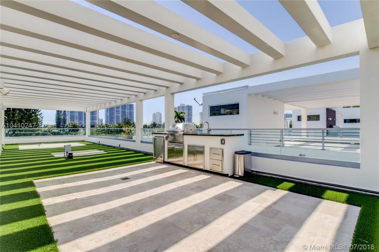 Коттедж в Майами, США, 300 м² - фото 2