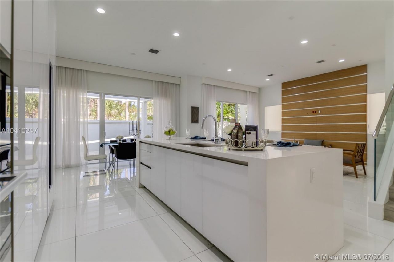 Коттедж в Майами, США, 300 м² - фото 8