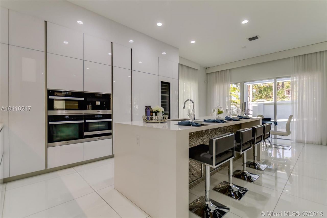 Коттедж в Майами, США, 300 м² - фото 9