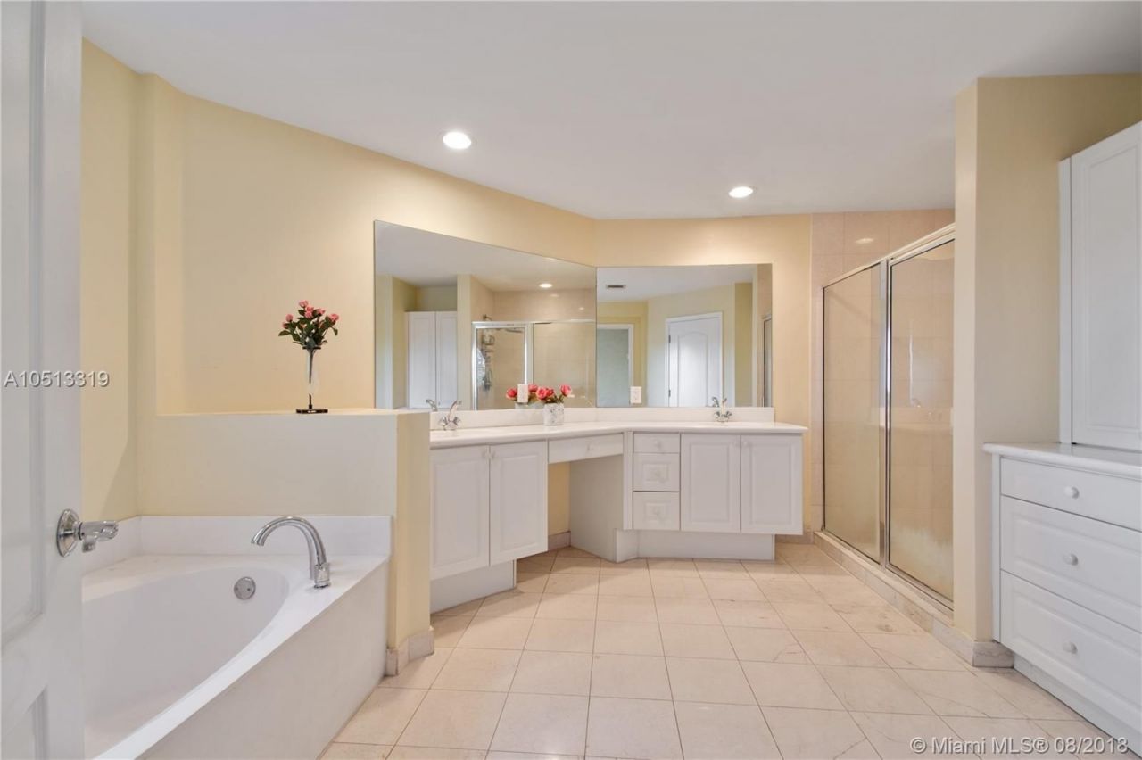 Дом в Майами, США, 300 м² - фото 10