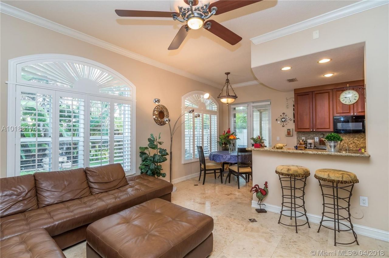 Дом в Майами, США, 250 м² - фото 9