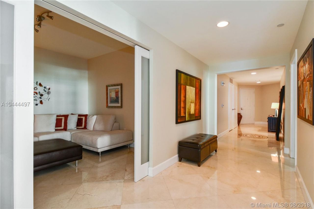 Квартира в Майами, США, 210 м² - фото 9