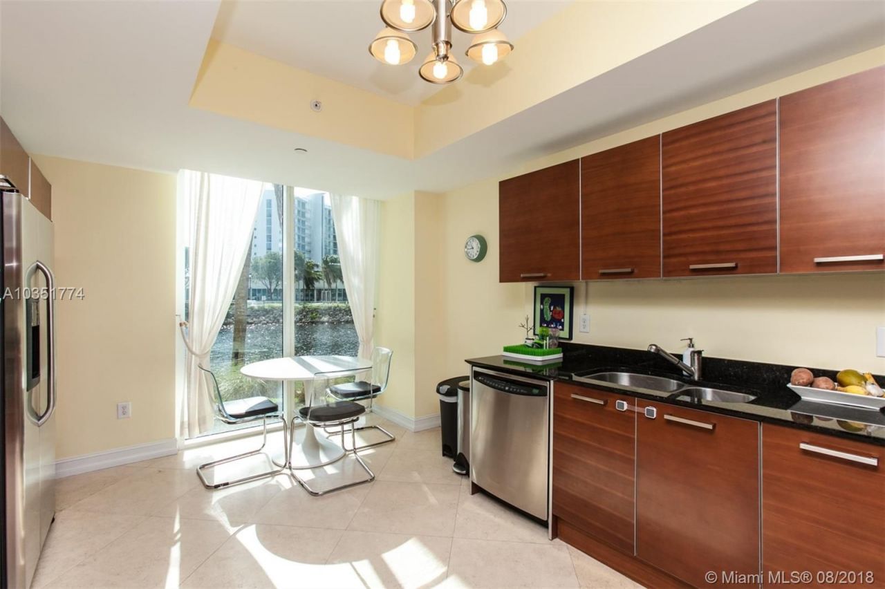 Таунхаус в Майами, США, 240 м² - фото 12