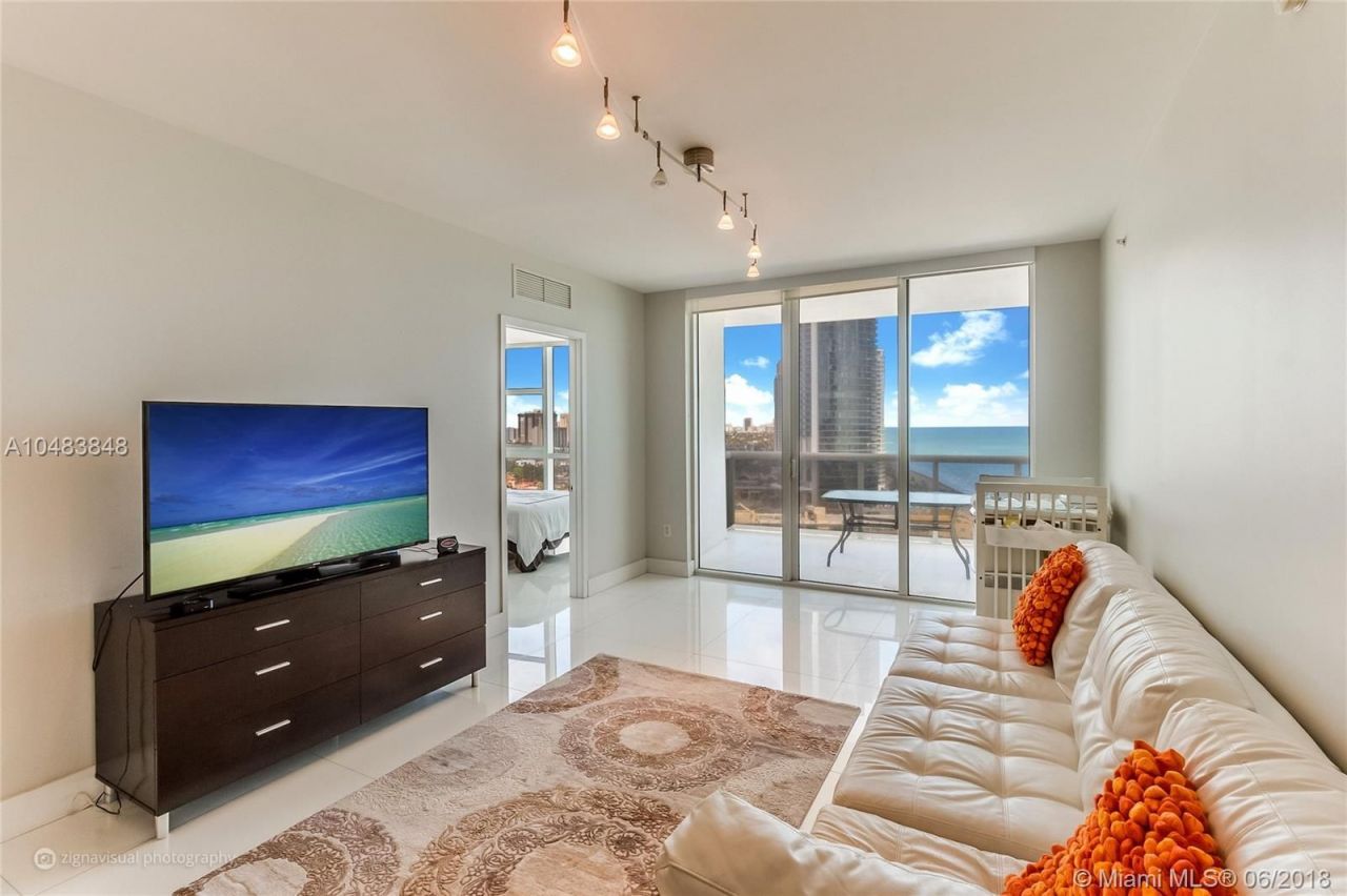 Апартаменты в Майами, США, 140 м² - фото 2