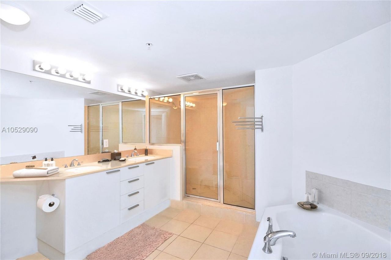 Квартира в Майами, США, 150 м² - фото 11