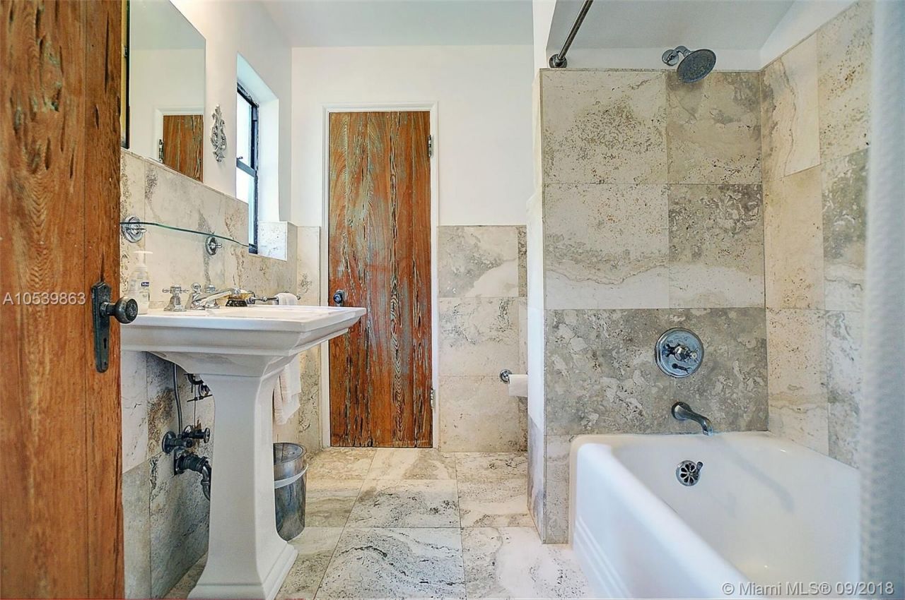 Дом в Майами, США, 300 м² - фото 4