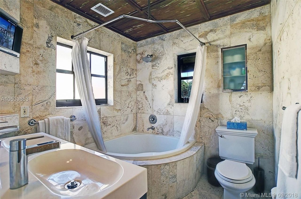 Дом в Майами, США, 300 м² - фото 8