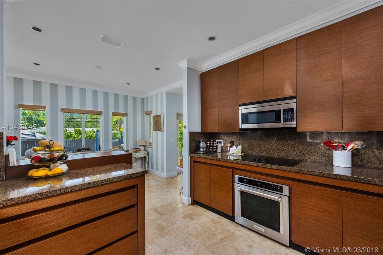 Дом в Майами, США, 190 м² - фото 10