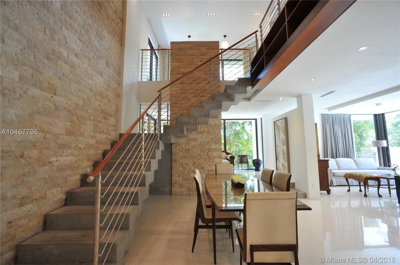 Дом в Майами, США, 320 м² - фото 2