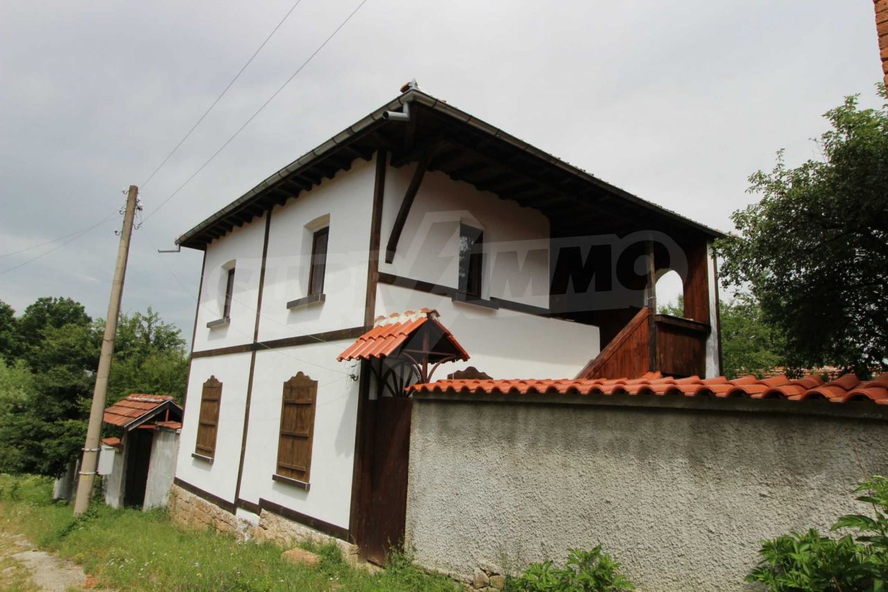 Дом в Ловече, Болгария, 300 м2 - фото 1