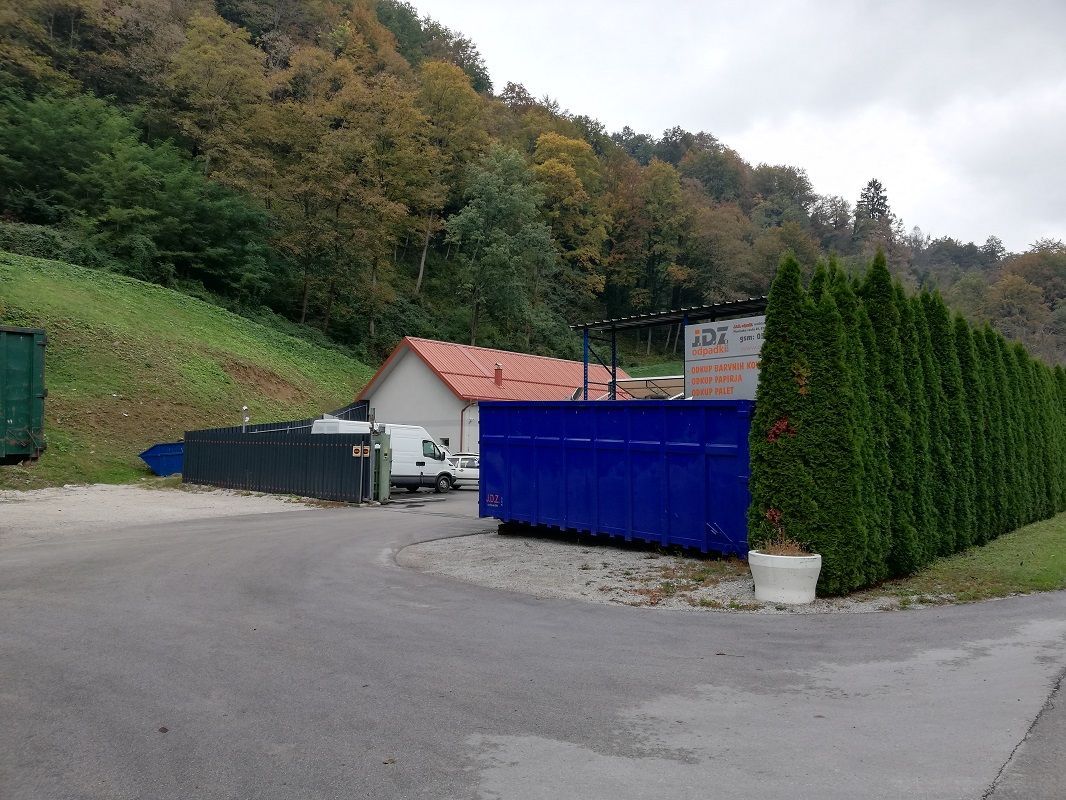 Коммерческая недвижимость в Севнице, Словения, 2 095 м2 - фото 1