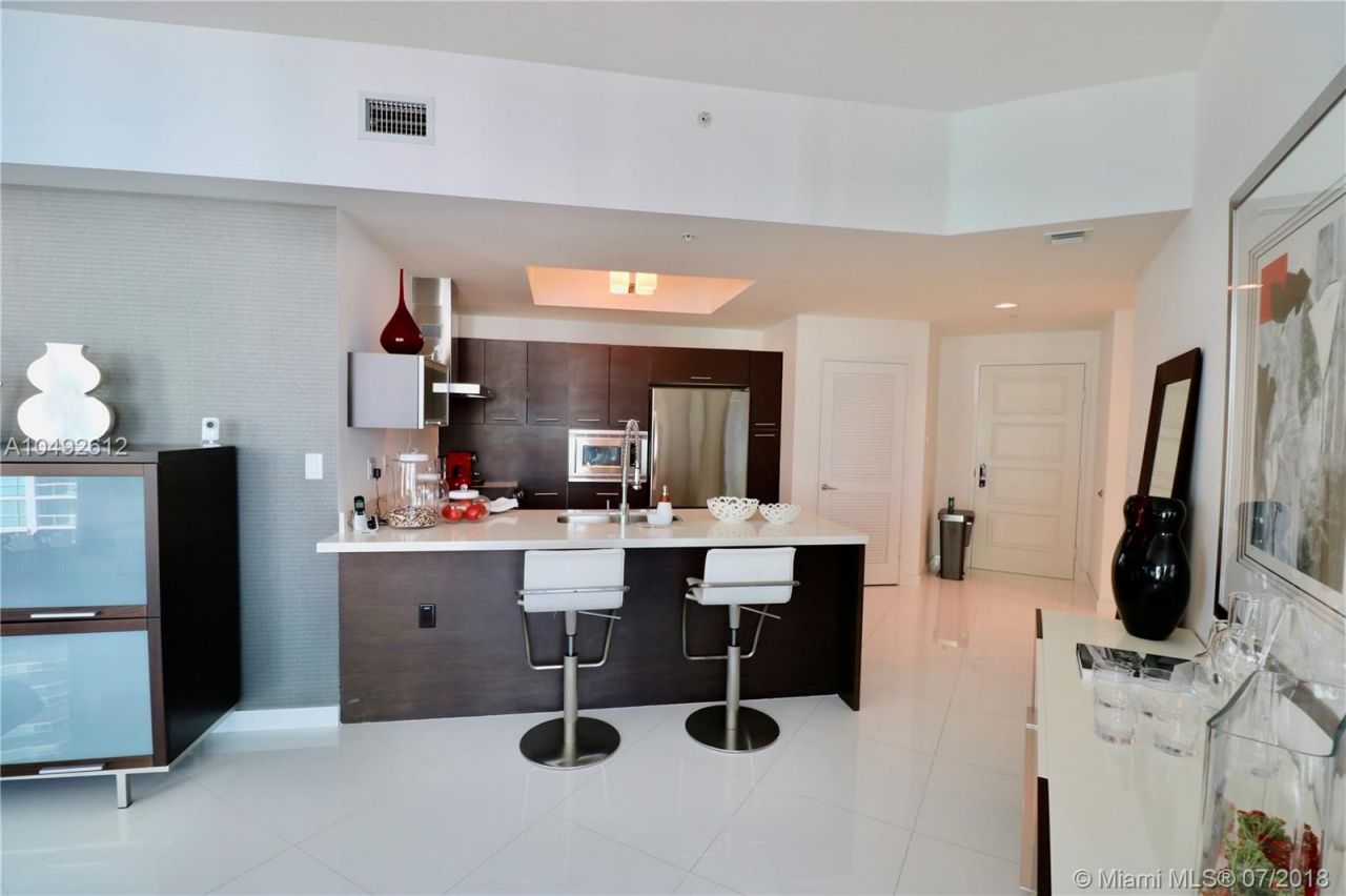 Квартира в Майами, США, 140 м² - фото 11