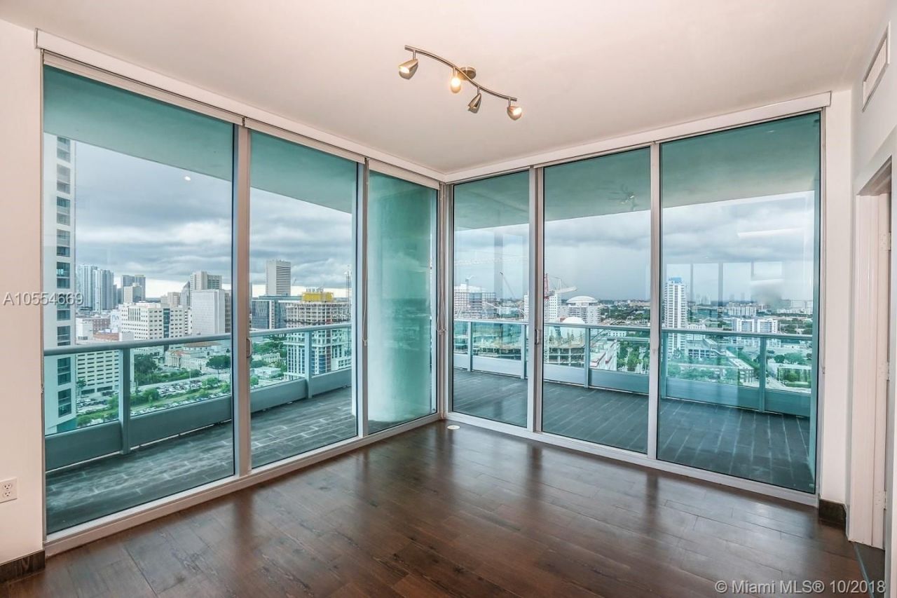 Квартира в Майами, США, 160 м² - фото 11