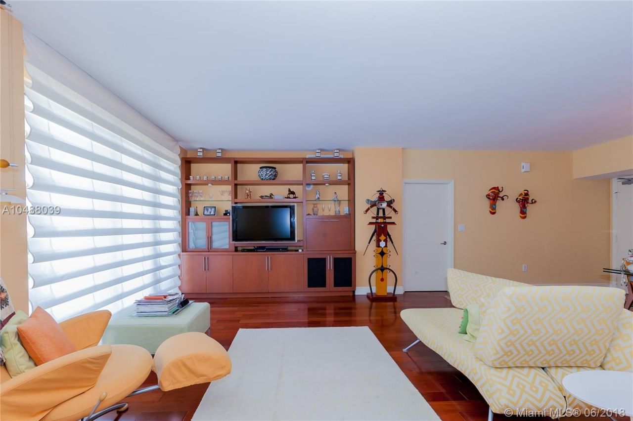 Квартира в Майами, США, 150 м² - фото 10