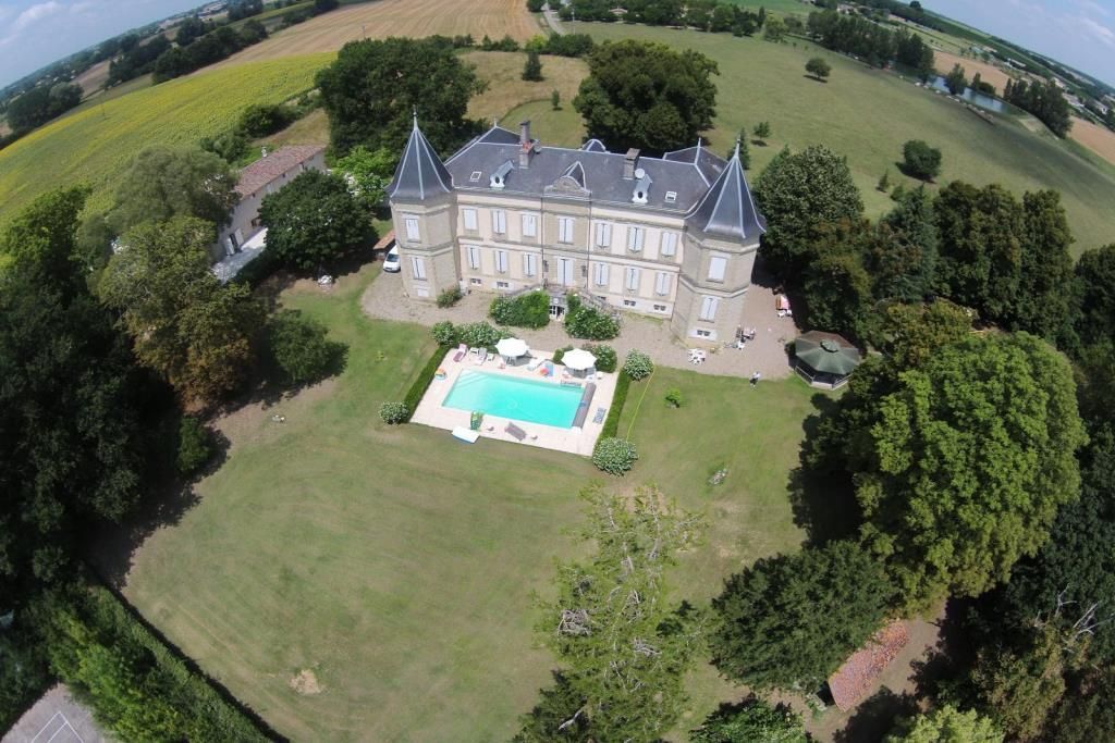 Замок в Аквитании, Франция, 700 м2 - фото 1