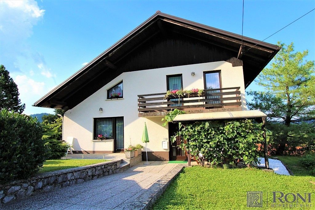 Дом в Логатеце, Словения, 279.1 м2 - фото 1