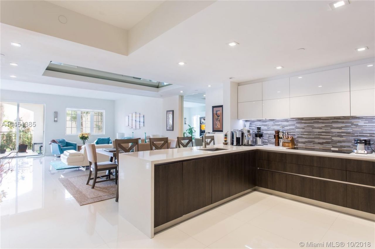 Квартира в Майами, США, 180 м² - фото 11