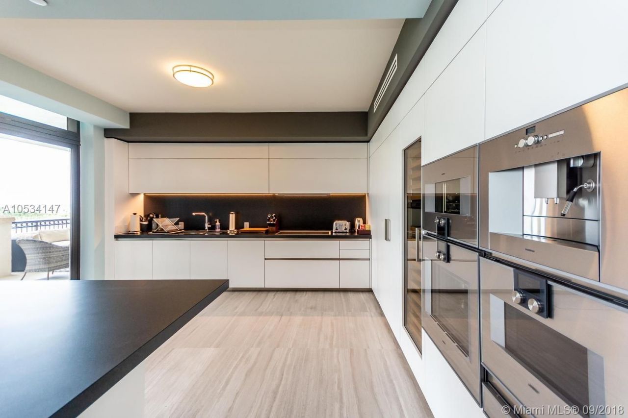 Квартира в Майами, США, 480 м² - фото 9