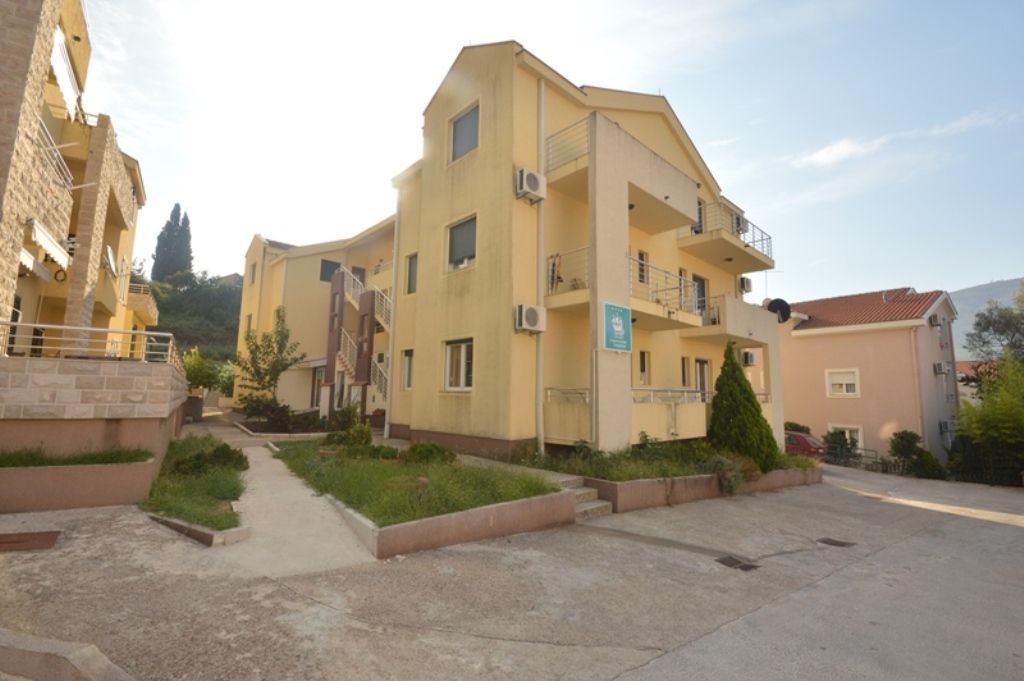 Апартаменты в Дженовичах, Черногория, 83 м2 - фото 1