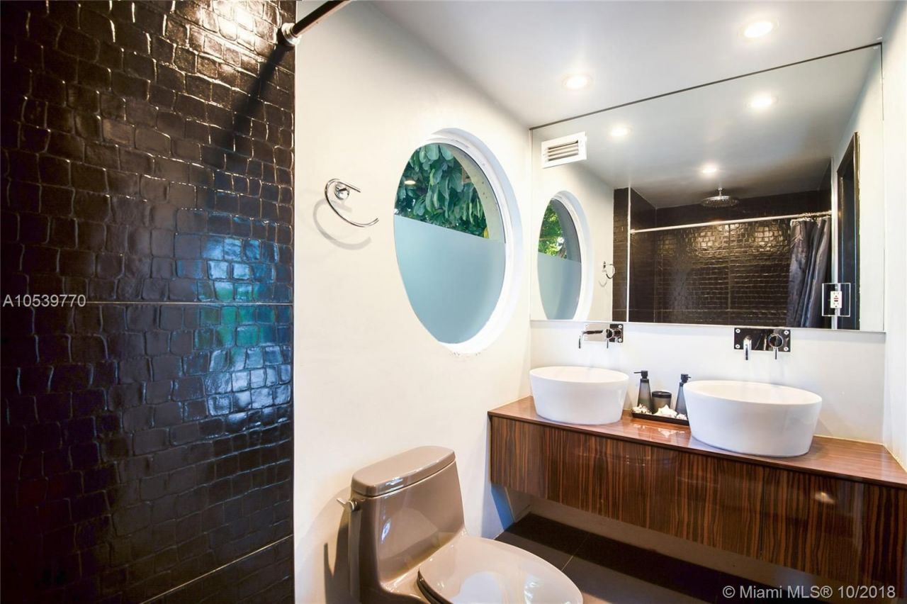 Дом в Майами, США, 200 м² - фото 4