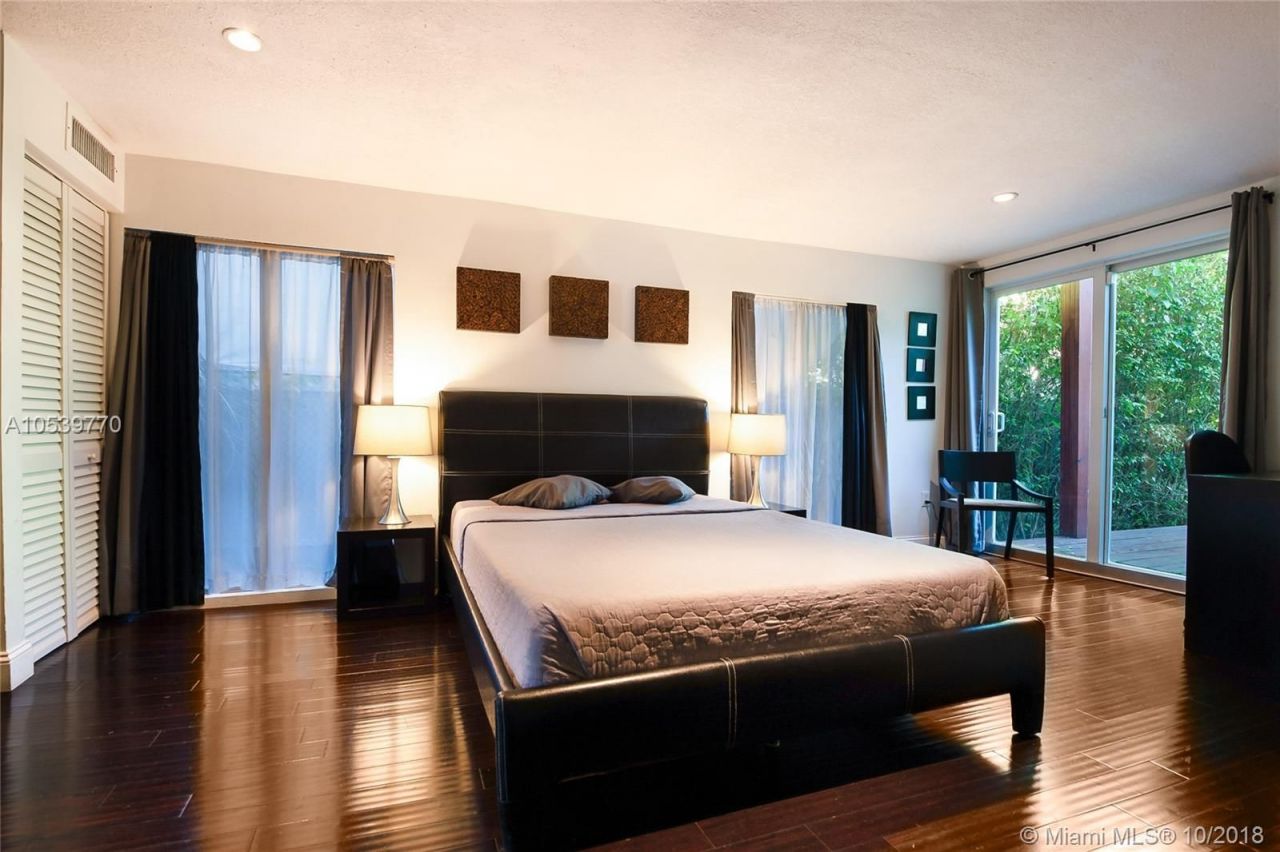 Дом в Майами, США, 200 м² - фото 8