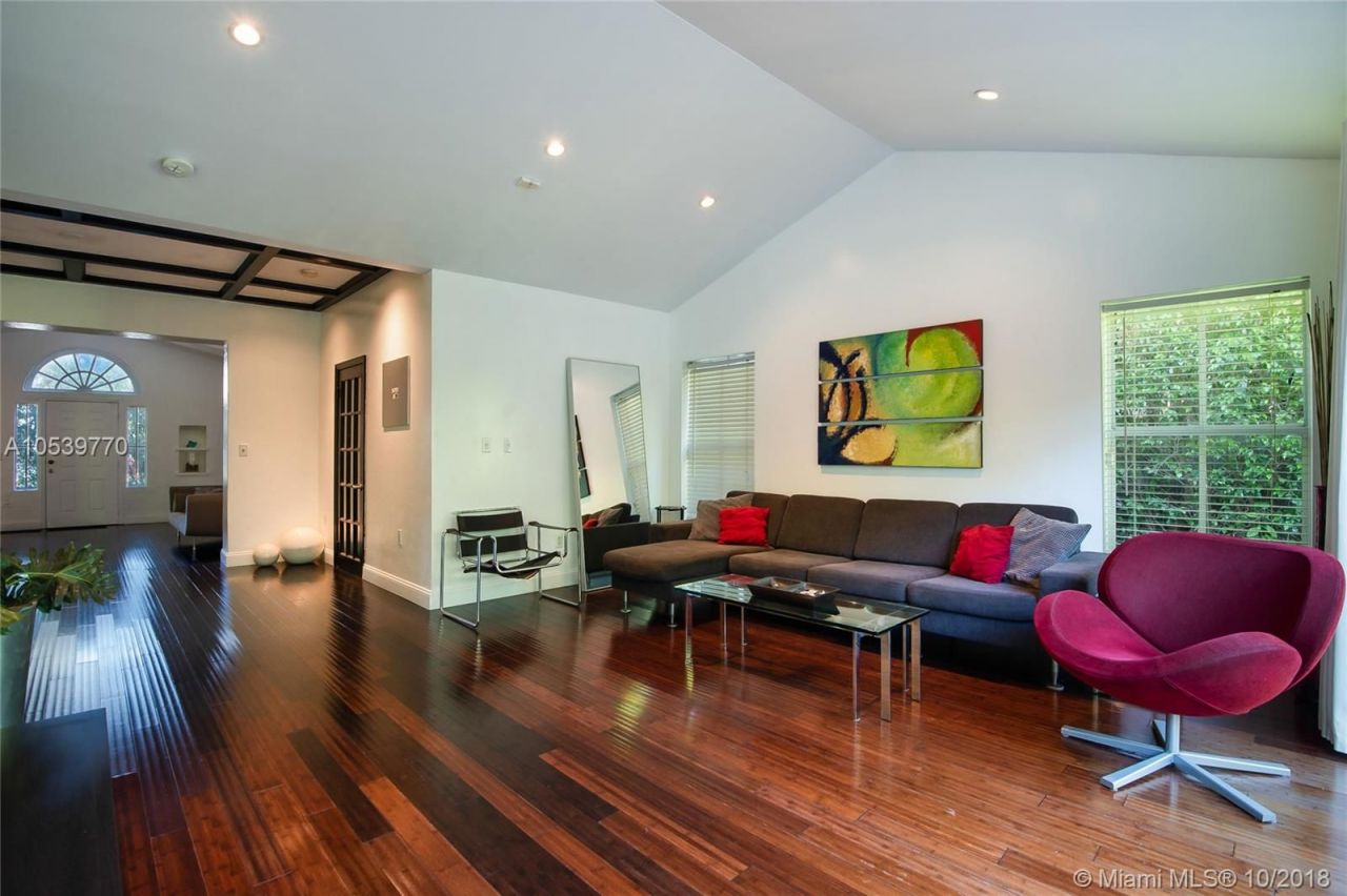 Дом в Майами, США, 200 м² - фото 9