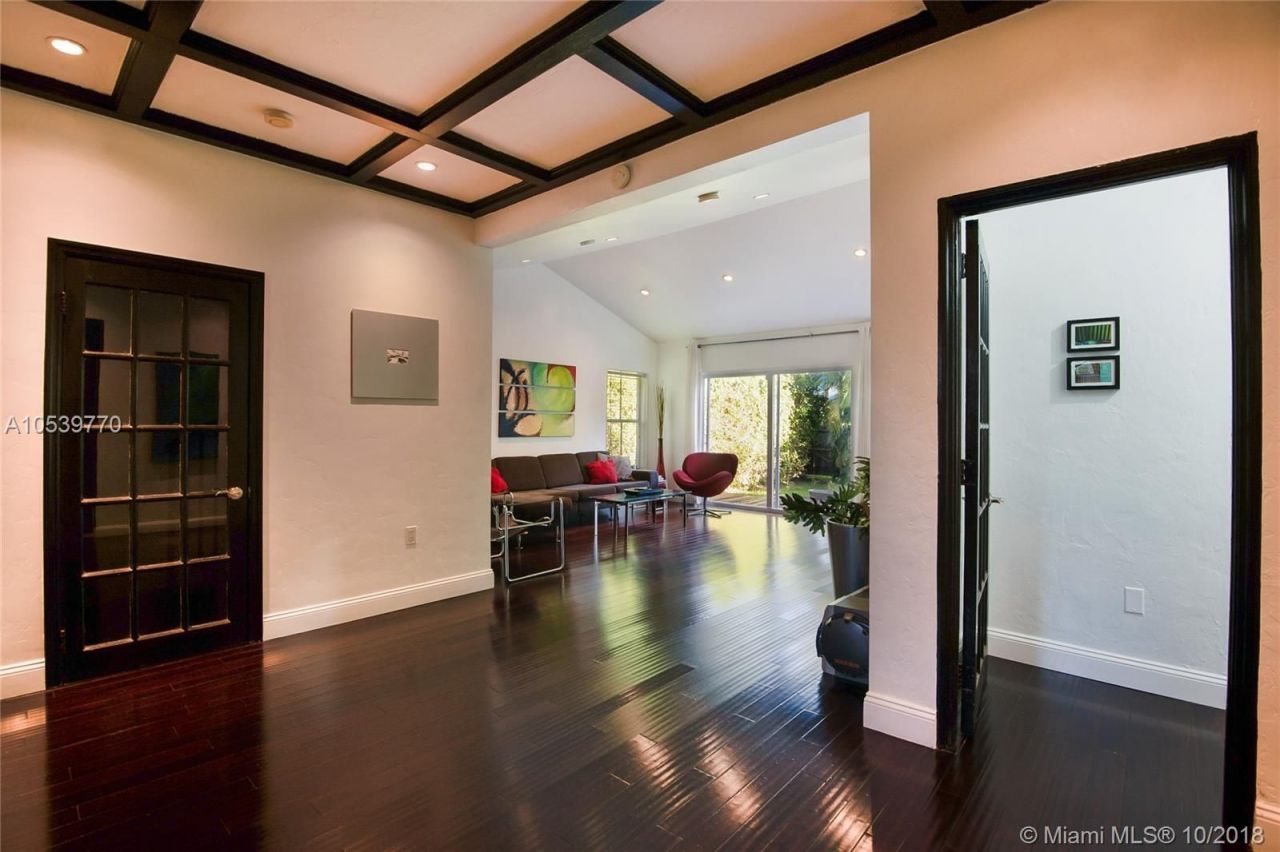 Дом в Майами, США, 200 м² - фото 13