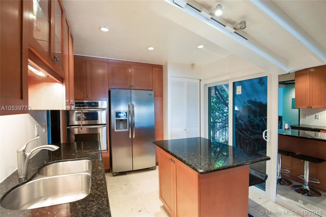 Дом в Майами, США, 200 м² - фото 14