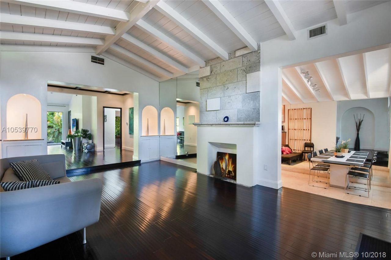 Дом в Майами, США, 200 м² - фото 2