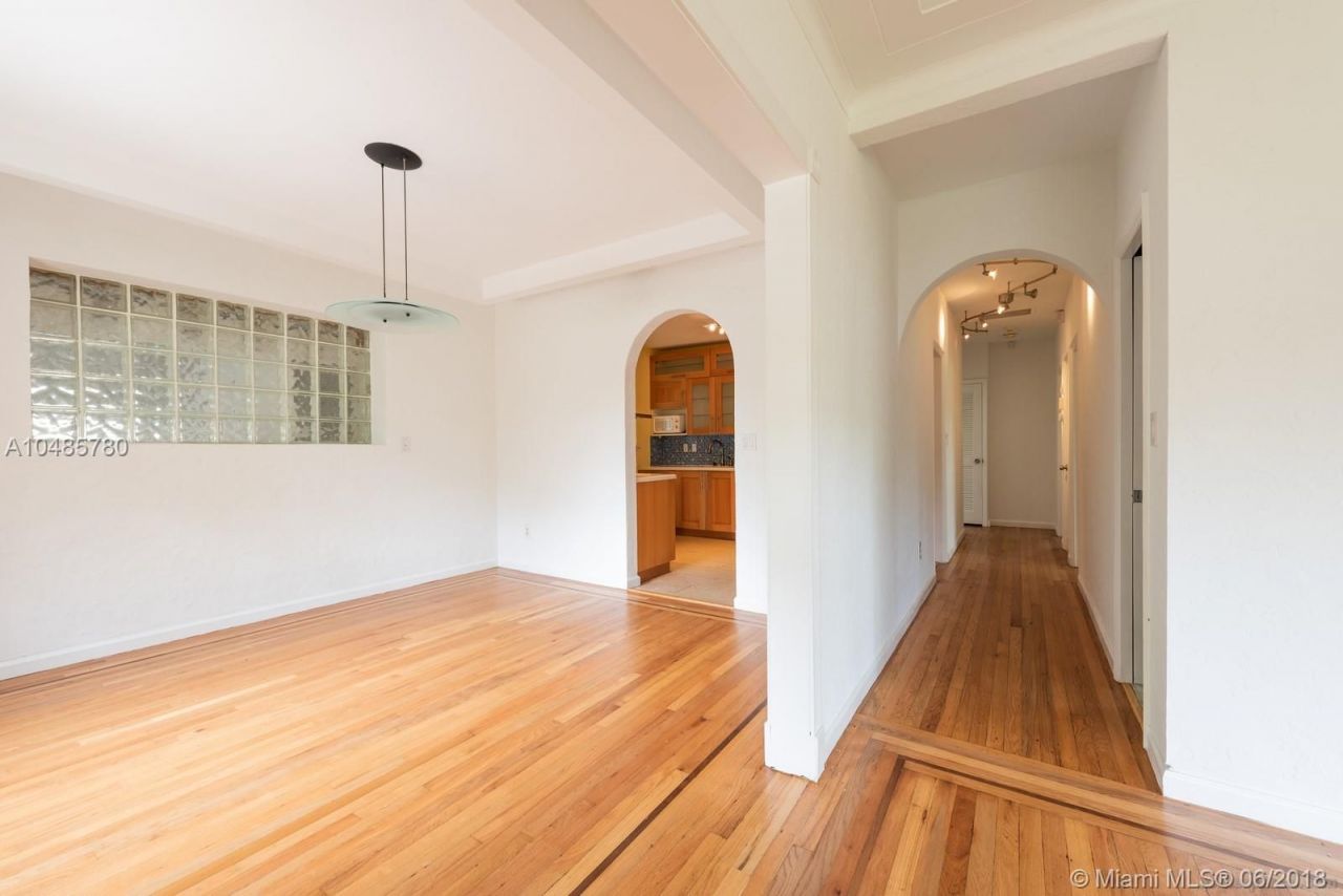 Дом в Майами, США, 150 м² - фото 13