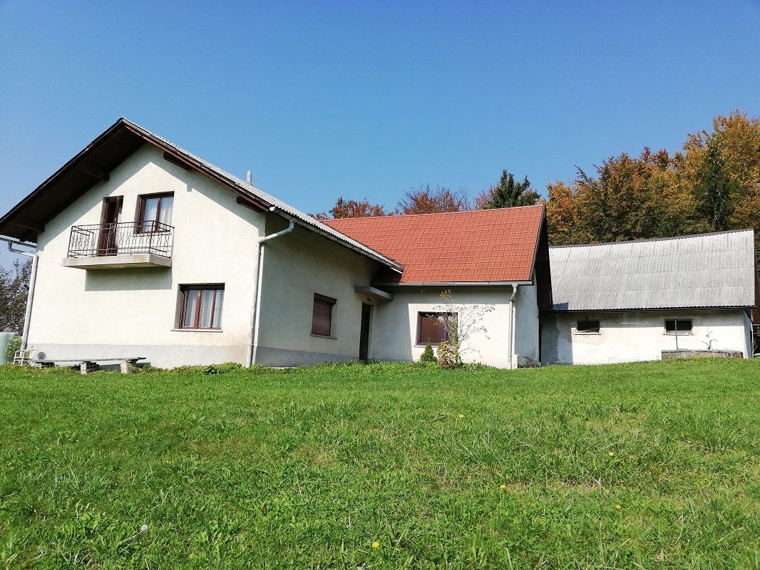 Ферма в Шентюре, Словения, 467 м2 - фото 1