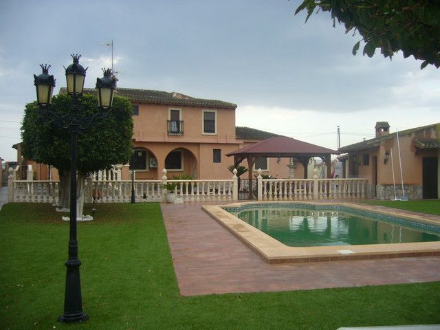 Дом в Кальоса-де-Сегуре, Испания, 400 м2 - фото 1