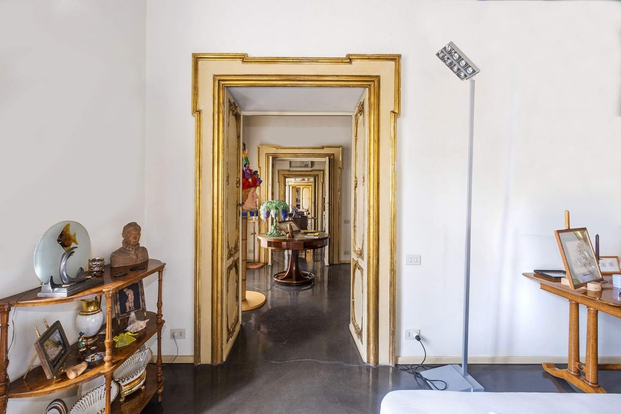 Апартаменты в Риме, Италия, 698 м2 - фото 1