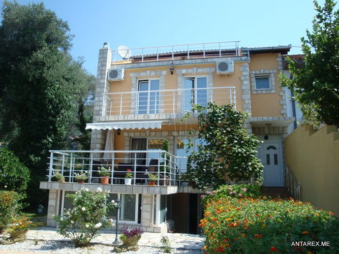 Дом в Кумборе, Черногория, 210 м2 - фото 1